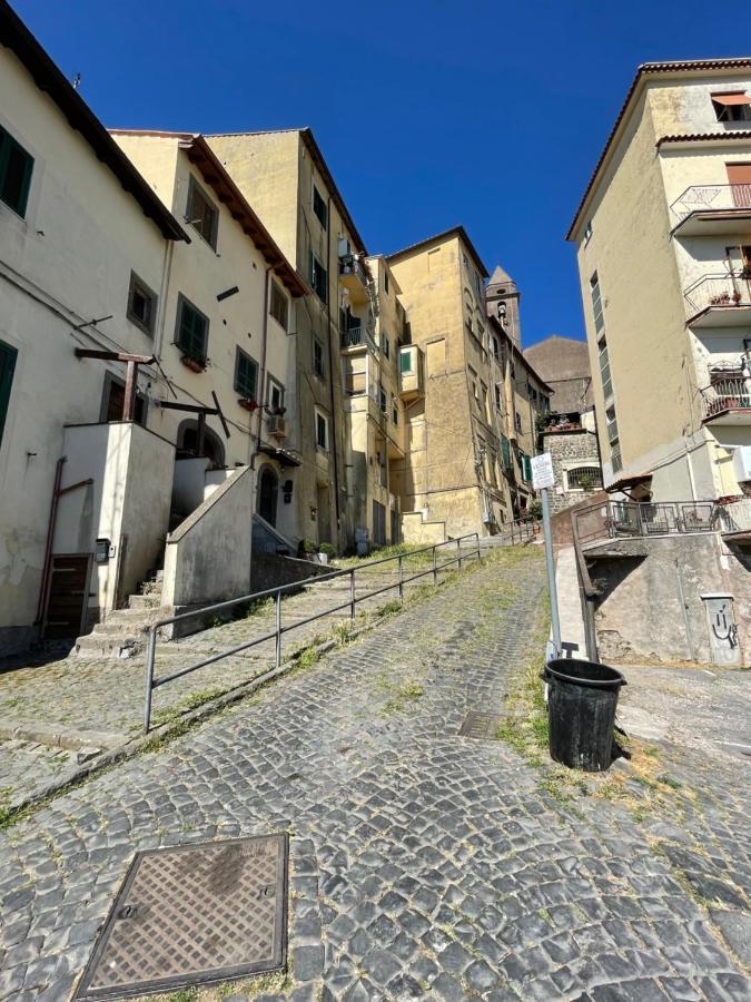 ג'נצאנו די רומא Vivere Il Borgo Sul Lago מראה חיצוני תמונה